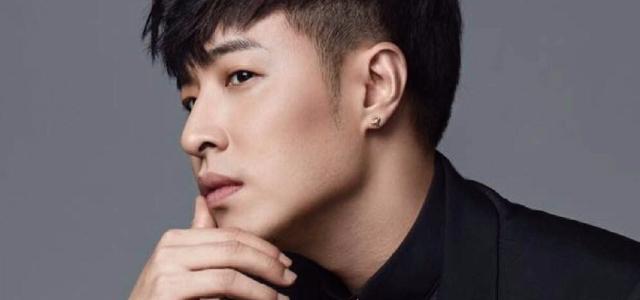 潘玮柏工作室辟谣新女友:减肥辛苦与朋友吃烤