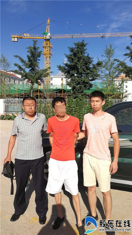 民警蹲点抓获嫌疑人李某某