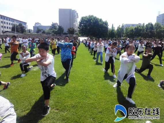 文峰中学多彩大课间活动燃激情 (3)_副本
