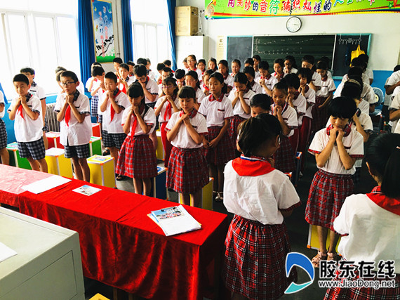 三山岛学校举行“告别母校 师恩难忘”小学毕业典礼 (2)_副本