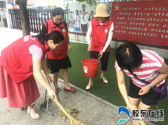 莱州市实验小学助力创城 党员先行2_副本
