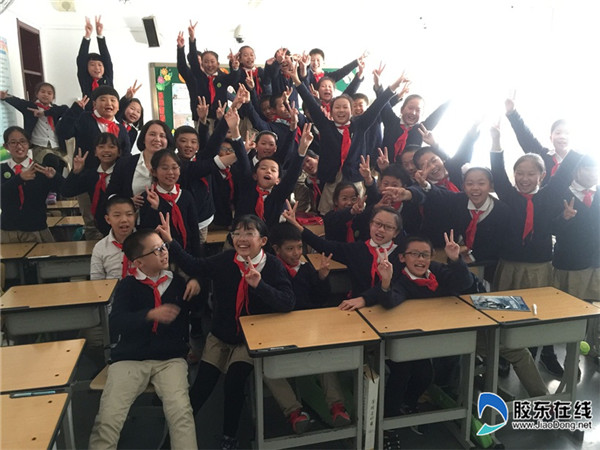 文化路小学“家长大讲堂”带你“走进化学王国”1