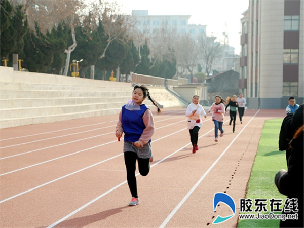 长岛县第一实验学校举办迎新年冬季接力跑比赛