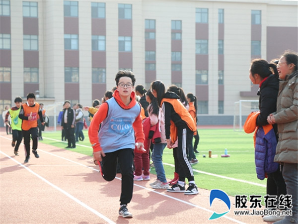 长岛县第一实验学校举办迎新年冬季接力跑比赛2