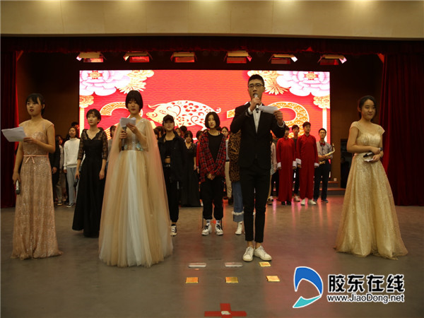 龙口一中举行庆元旦文艺汇演活动2