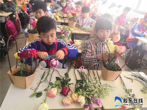 招远市实验小学开展“庆元旦迎新年”系列活动