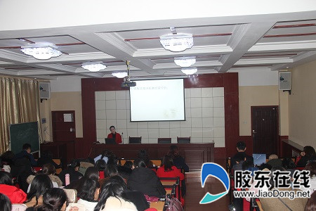 莱山实小加快教师专业成长_副本