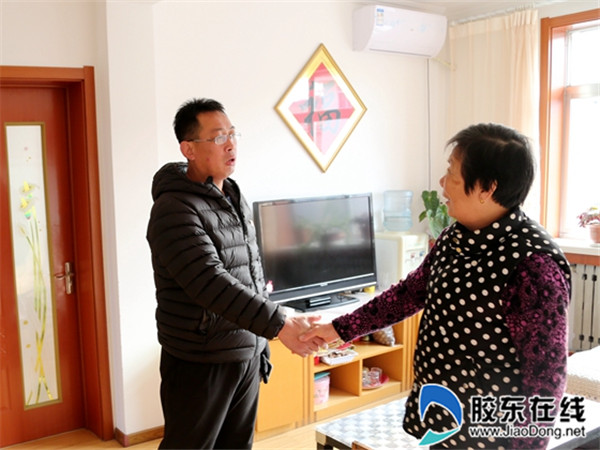 长岛县第一实验学校走访老党员活动