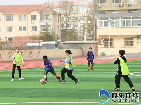 长岛一校第三届“校长杯”足球联赛正式开踢1