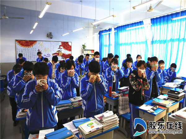 龙口一中举行消防演练