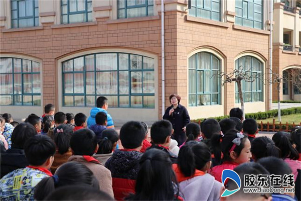 宁小举行防火逃生演练1