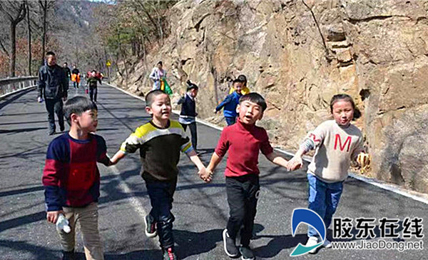 烟台塔山小学一年级二班举行昆嵛山公益植树活