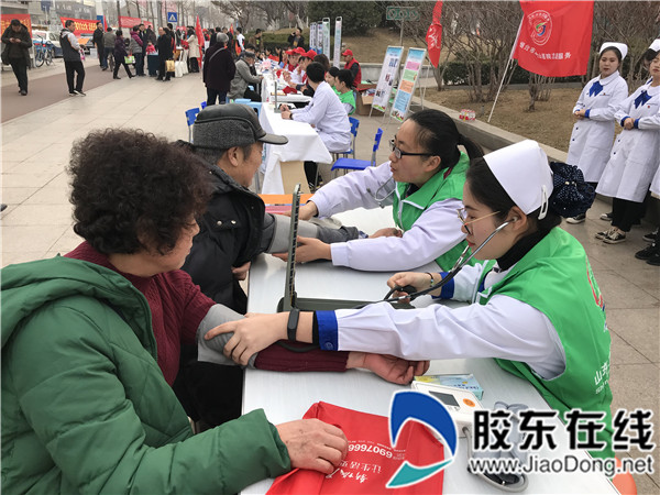 烟台护士学校召开学雷锋活动总结表彰大会