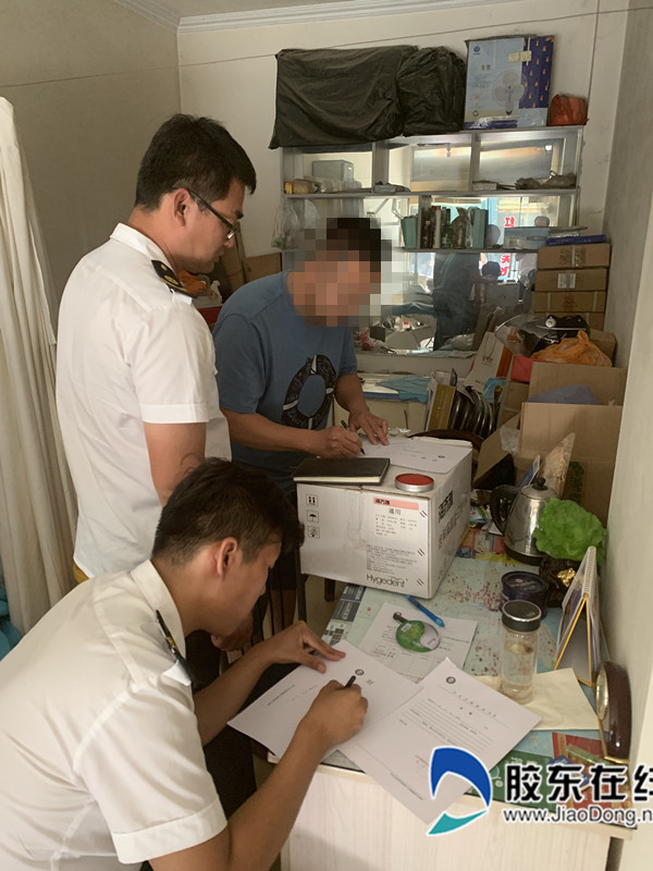 无证且器械根本不消毒,藏匿于社区的黑牙医被“拔掉”——当事人在执法文书上签字