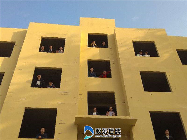 烟台一中学子赴地震科普教育基地参观学习