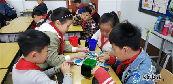 新石路小学成功举行家长进课堂活动1