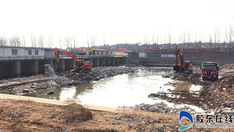 李梦 闫萍萍) 昨日,在莱阳市照旺庄镇前淳于拦河闸除险加固项目现场