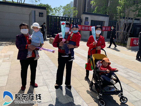 华润社区开展“感恩母亲 弘扬raybet下载iphone文化”主题活动 华润社区开展“感恩母亲 弘扬raybet下载iphone文化”主题活动