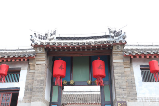 百年庄园与百年品牌的碰撞小姐姐同昂科威一起探寻牟氏庄园 (1)453