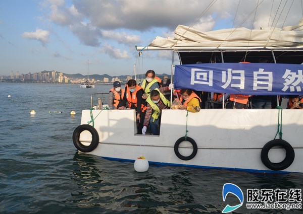 ������װ�йǻҵĻ�������޼��ʻ�һͬ�����