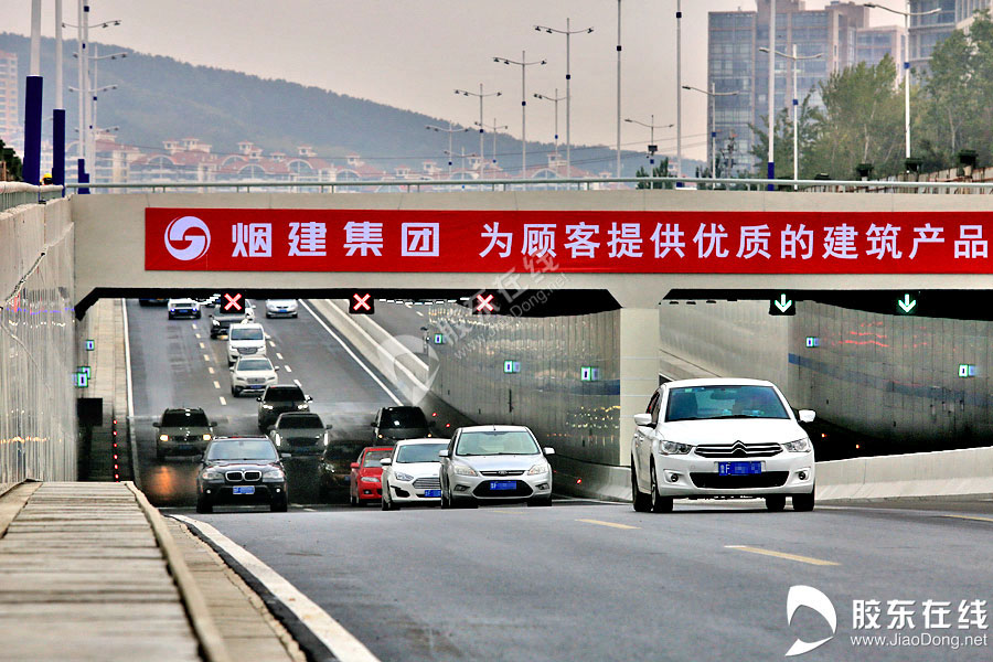 塔山南路与观海路交叉口立交桥主路正式通车