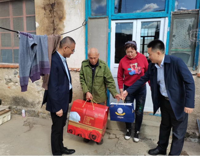 民建山东工商学院联合支部开展公益送温暖活动(20201023)22