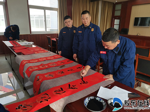 消防员手写防火宣传春联_副本
