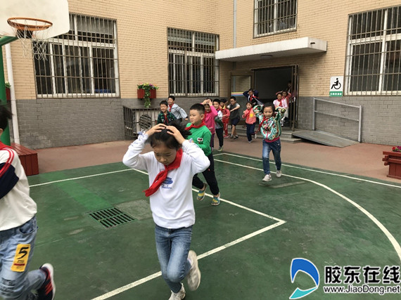通伸小学开展"全国防灾减灾宣传周"主题活动_烟台教育_胶东在线教育