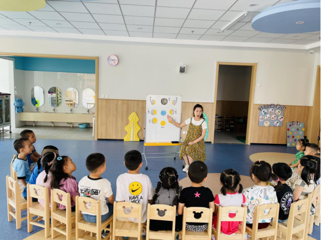 烟台市莱山区滨海路街道中心幼儿园中秋节新闻稿746