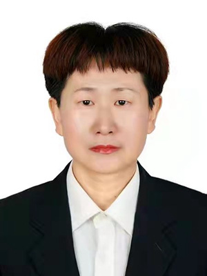 殷美華證件照