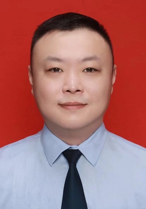 董青春證件照