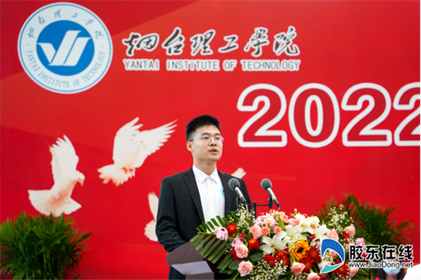 人工智能學院機器人工程專業的學生代表丁天舉