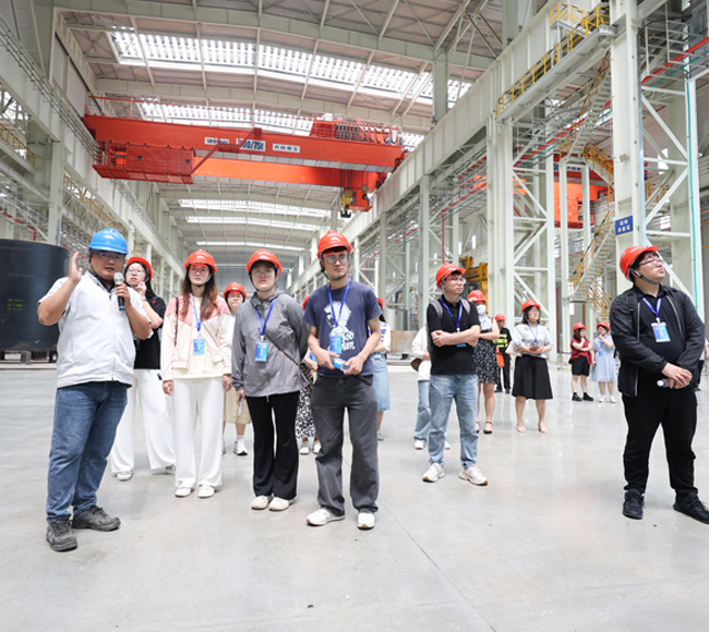 ���ˡ�����һ�𡤹�����ɫ��Դ��ƪ��|ȫ��ý���߽��ڷ��˵磬̽Ѱ������ҵ����ھ����ɳ�����