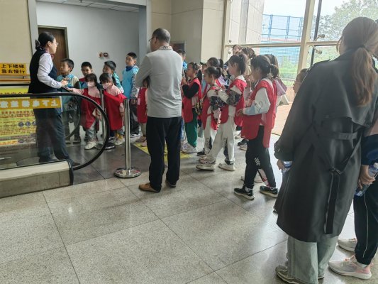 2025好网民·在山东|刘燕:用沙画艺术传递铁路温度