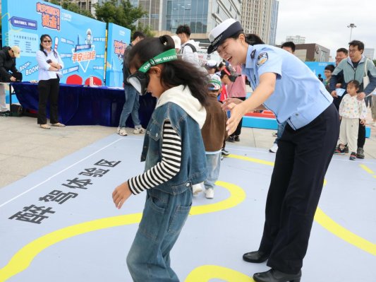 2025好网民·在山东|高玉:“警花”探路筑防线 创新宣教护民平安