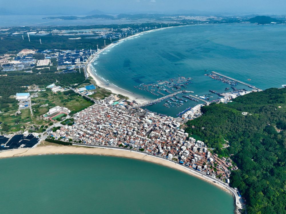 ����2024��10��16������ĸ���ʡ�����ж�ɽ�ذĽǴ壨���˻���Ƭ�����»�����߽��˺���