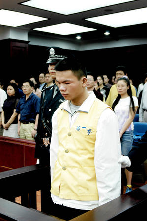 马加爵父亲赎罪三年难以解脱 白发满头阴影仍在