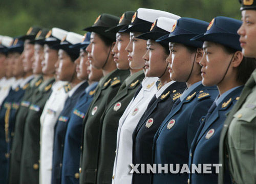 解放军启动历史上最大规模三军换装(图)