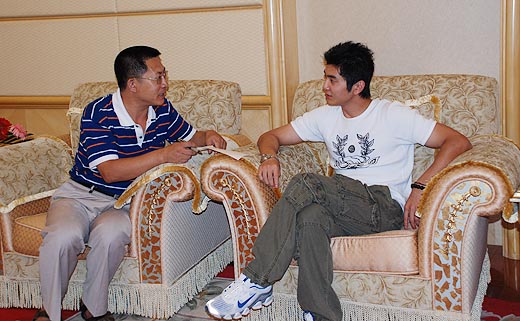 邢傲伟祝福中国体操 将带领少年队冲刺伦敦奥运