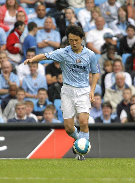 英超-孙继海登场联赛首度亮相曼城力夺主场3连胜