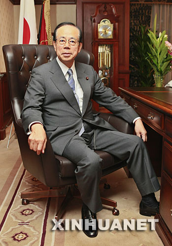 日本自民党新总裁:福田康夫(组图)