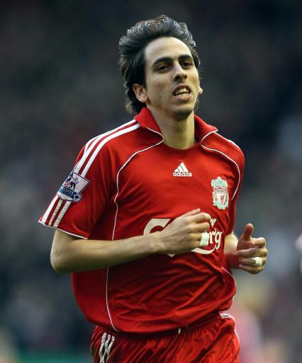 图文-[英超]利物浦vs朴茨茅斯贝纳永近来脚风极顺