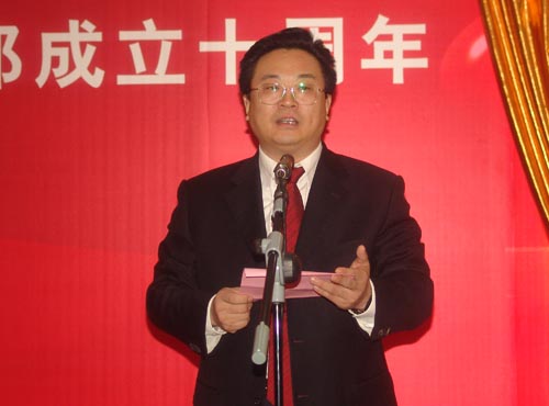 图文-鲁能足球十周年答谢晚宴康梦君晚宴上致辞