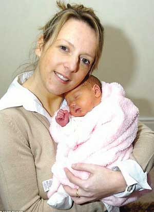 英国格温特郡切普斯托市33岁男子詹姆斯·罗伯茨患上癌症接受化疗前