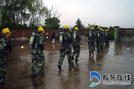 烟台牟平区冒雨开展非煤矿山井下救援演练(图)