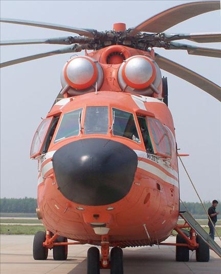 俄罗斯赴中国四川救灾米26直升机机组回国
