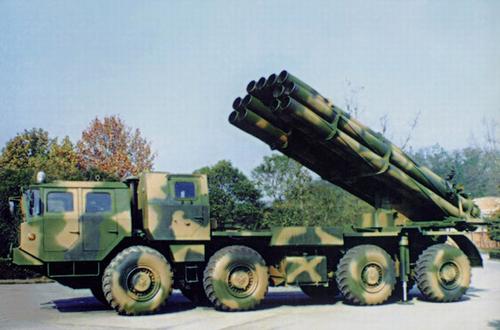 资料图:国产龙卷风ws-2b火箭炮资料图:解放军新型卫士-2大口径远程