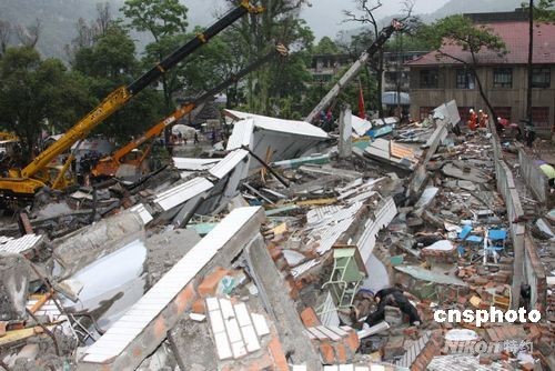 汶川地震学校倒塌图片图片