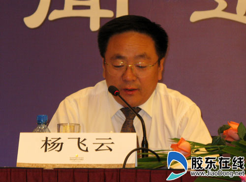 是草原天堂",呼和浩特市市委书记韩志然饶有兴致的跟向记者介绍,今天"