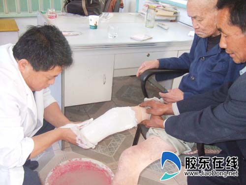 栖霞老人惨案追踪5爱心创奇迹老人恢复行走